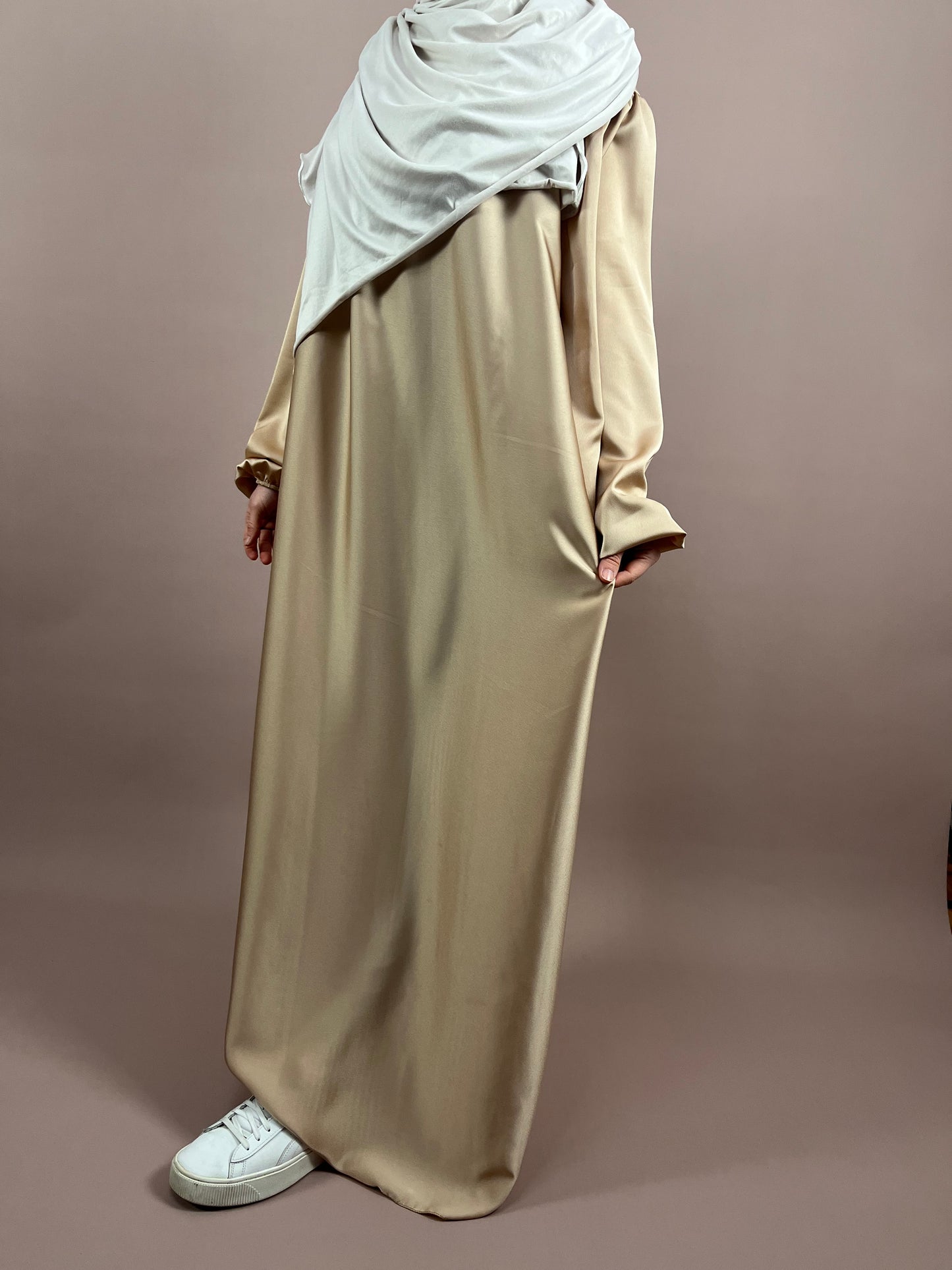 Silk Abaya Hafsa - with tight sleeves