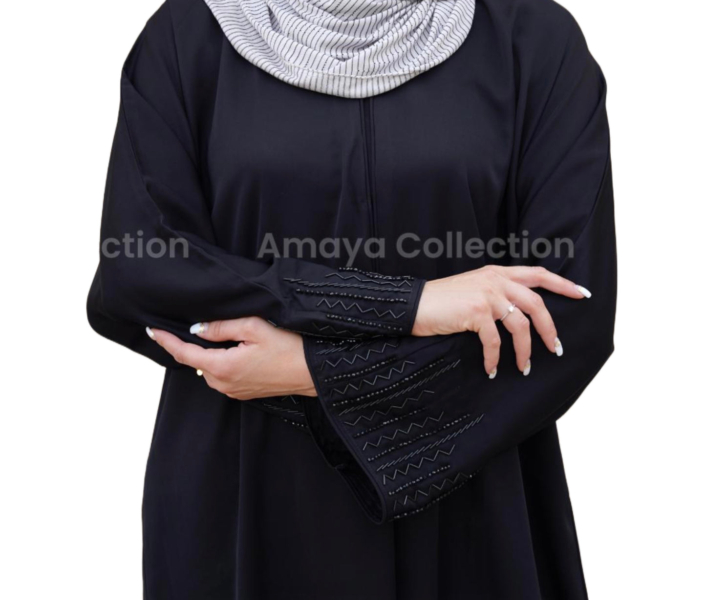 Open Dubai Abaya - mit Strass an Ärmeln